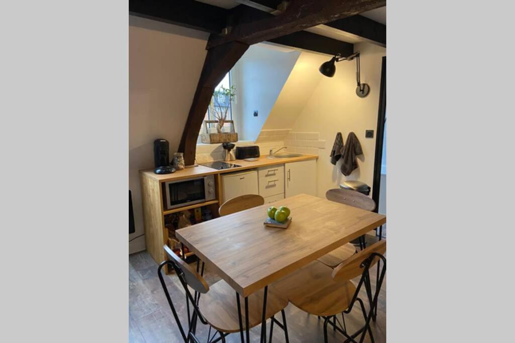 La Maison Sevigne - Appart Hotel - N°6 L'Indus Bethune Bagian luar foto