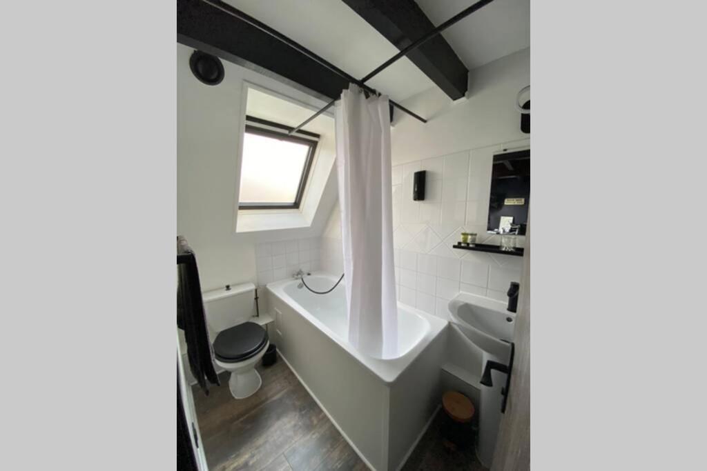 La Maison Sevigne - Appart Hotel - N°6 L'Indus Bethune Bagian luar foto